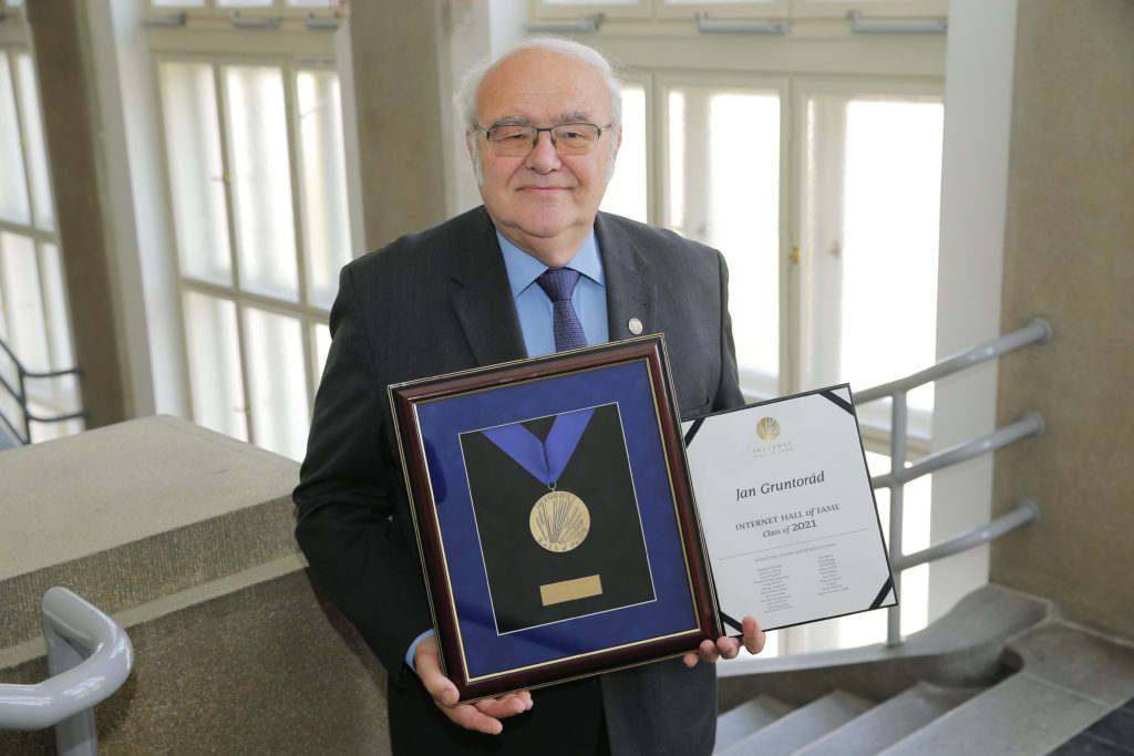 Jan Gruntorad & Internet Hall of Fame medal
